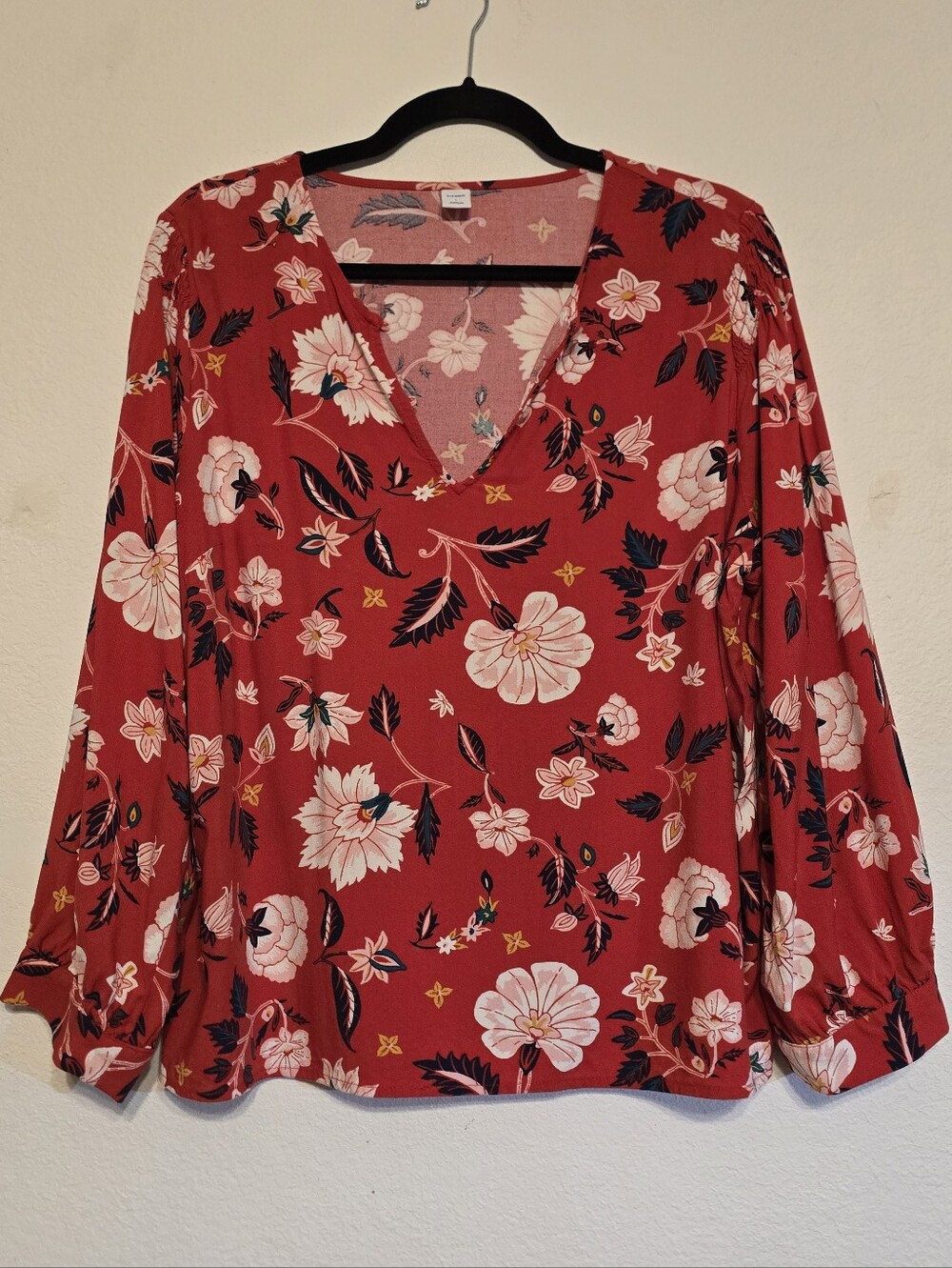 Old Navy Red Floral Smocked Shoulder Long Sleeve Blouse Top L